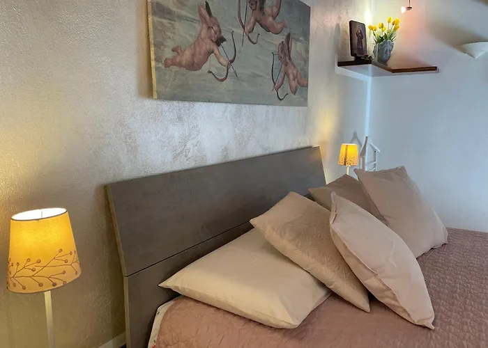 Elena Casa Turistica Apartamento *